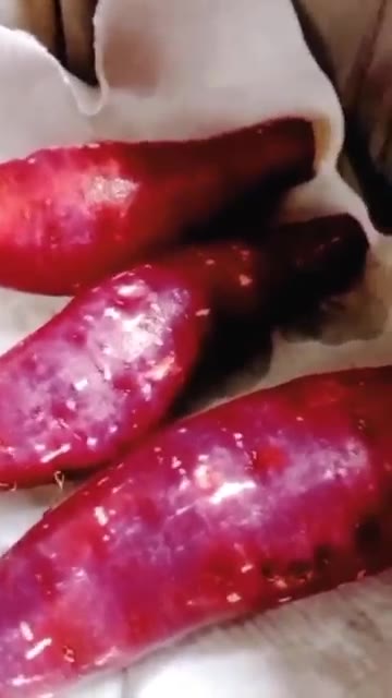 고구마 8개를 깨끗하게 씻어 에어프라이어에 넣는다. — 에어프라이어 꿀고구마 만들기