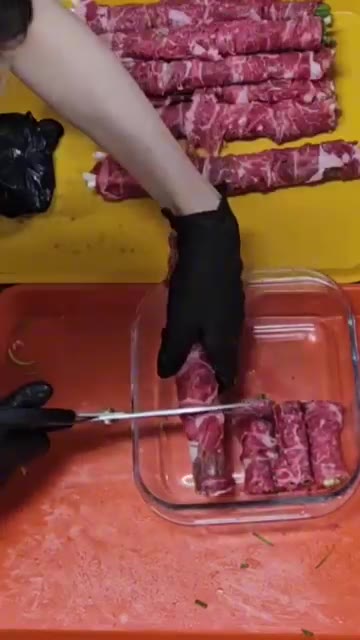 말이의 양 끝 짜투리 부분을 꼭 모아준다. — 가성비 끝판왕! 명절 손님 접대용으로도 좋은 소고기 쪽파말이