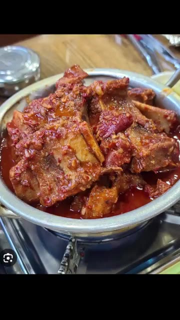 국물이 자작해질 때까지 졸여주면 맛있는 소갈비찜 완성입니다. — 매콤달콤 소갈비찜 레시피