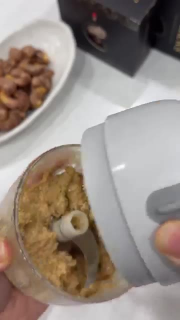 캐슈넛 버터가 완성되었다. — 캐슈넛으로 캐슈넛 버터 만들기