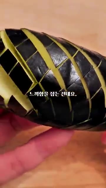 냄비에 가쓰오다시, 미림, 진간장, 청주를 넣고 끓이다가 전분물을… — 겉바속촉 아게다시도후 만들기