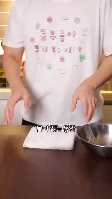 준비한 치즈 소스를 넣고 면이 불거나 분리되지 않도록 잘 섞어줍니다. — 한국인 90%가 실패하는 파스타