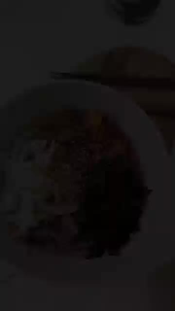 김치, 양파, 김을 곁들여 맛있게 먹는다. 후식은 옥수수 — 600원으로 만드는 초간단 김치말이국수