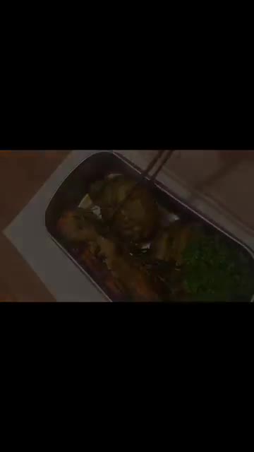 완성된 전복 새우 버터구이 도시락을 맛있게 즐깁니다. — 전복 새우 버터구이 도시락 만들기