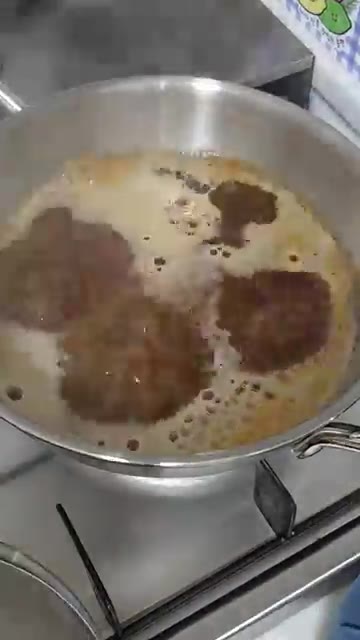 국간장을 넣고 간을 맞춘다. — 들깨배추된장국 (Perilla Cabbage Soybean Paste Soup)