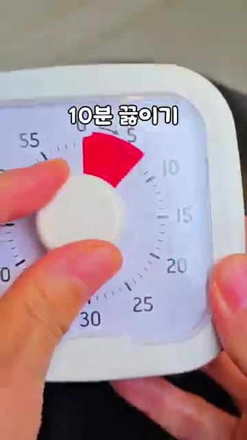 강불에서 뚜껑을 덮고 10분간 끓입니다. — 염정아 묵은지 닭볶음탕 🍗 밥도둑 레시피!