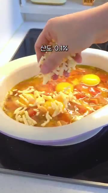 팬에 올리브오일을 두르고 스테이크와 아스파라거스를 굽는다. — 최상급 엑스트라버진 올리브오일 1만원대 활용 레시피