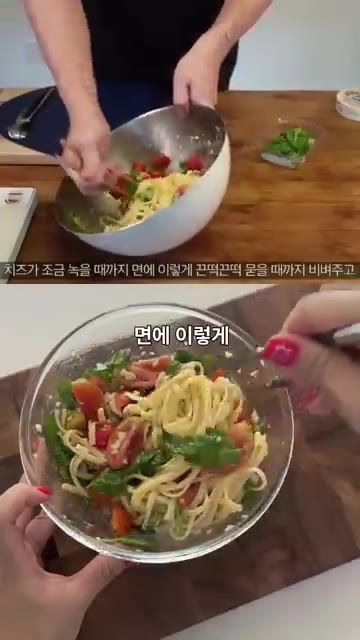 올리브 오일을 넉넉히 두른다. — 성시경 브리치즈 파스타 10분 레시피