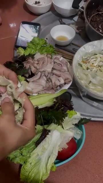 이렇게 삶으면 잡내 없이 깔끔하고 부드러운 수육이 완성된다. — 수육 삶을 때 커피 말고 이것 넣어보세요!