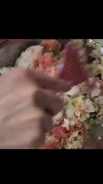 명란마요 1t를 넣고 잘 섞어준다. — 명란마요에 청양고추 넣었더니… 삼각김밥이 미쳤어요