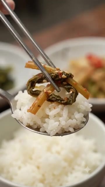 냄비에 넣고 뚜껑을 닫아 약불에서 푹 익혀줍니다. — 부드러운 들깨 무청 시래기찜 레시피