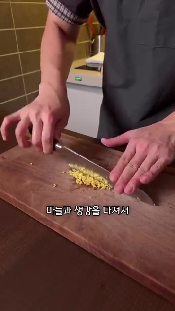 간장 2큰술, 참기름 1큰술, 설탕 한 꼬집, 닭 육수를 섞어 맛간… — 삼계탕 대신 하이난 치킨라이스 만들기