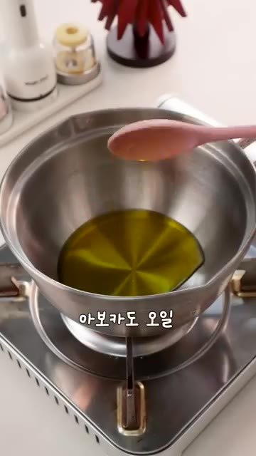 볼에 삶은 감자를 담고 다진 마늘, 간장, 설탕, 고춧가루, 다진… — 너무 쉬워서 깜짝 놀란, 비빔감자