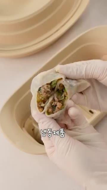 재료만 바꾸면 파스타, 볶음밥 등 한 끼 식사를 간편하게 만들 수 있다. — 전자레인지로 뚝딱! 촉촉하고 담백한 한 끼 완성