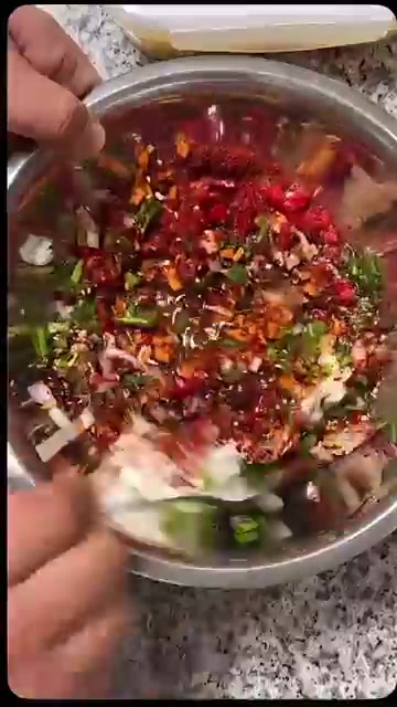 모든 양념 재료를 넣고 잘 버무려 줍니다. — 향긋한 깻잎김치 만들기