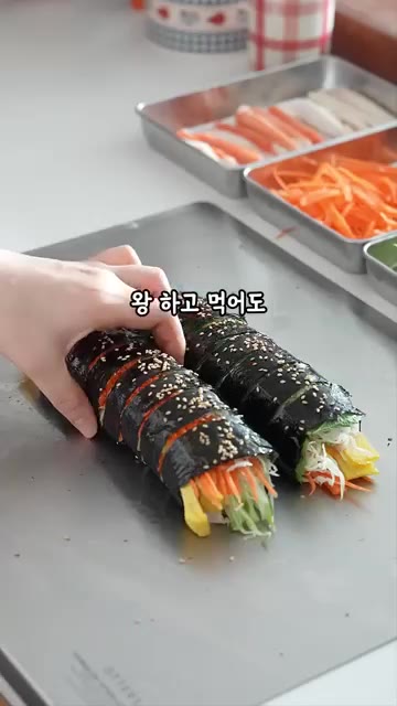 마요네즈, 고추냉이, 레몬즙, 알룰로스, 후추를 섞어 소스를 만들어… — 밥 없이도 맛있는 여름 김밥