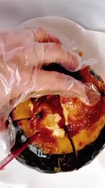 다 익으면 적당한 크기로 잘라줍니다. — 훈제오리 단호박 구이 레시피 (에어프라이어)