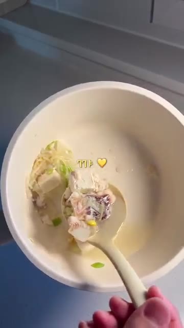 시원한 맛이 우러나면 대구, 대파, 두부를 넣고 끓여줍니다. — 맑고 담백한 아기 대구지리 레시피