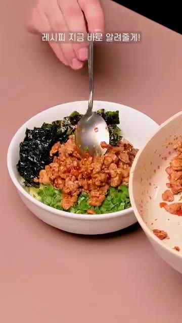 팬에 기름을 두르고 다진 돼지고기 150g을 넣고 볶는다. 어느 정… — 집에서도 만들 수 있는 마제소바 레시피!