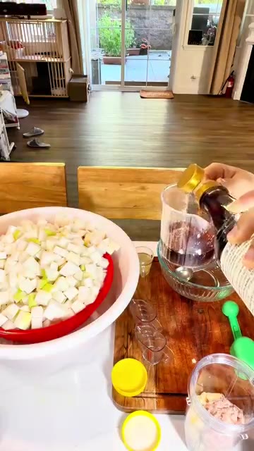 믹서기에 흰밥, 코인육수와 뜨거운 물, 새우젓, 액젓, 매실청, 설… — 버릴 게 하나도 없는 알뜰 무 요리, 100% 맛보장 실패 없는 깍두기 만들기