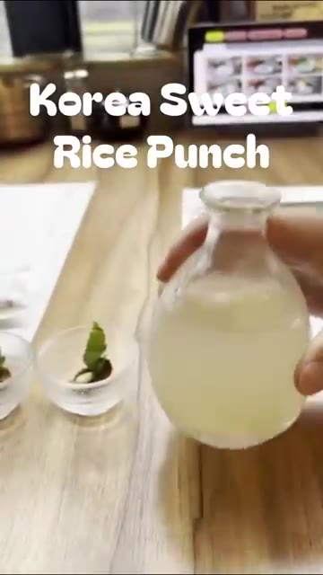 밥솥에 넣고 보온 상태로 6~8시간 동안 삭힌다. — Korea Sweet Rice Punch