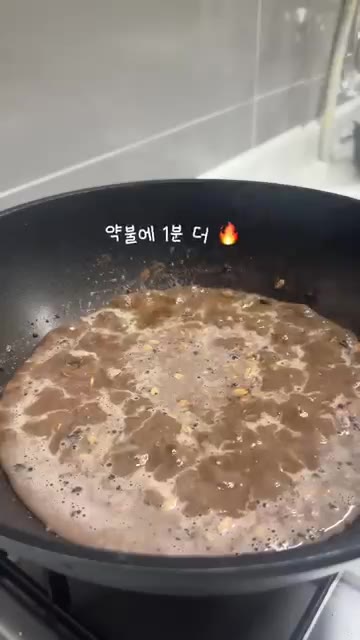 약불에 3분간 끓여줍니다. — 10분 레시피: 오트밀과 그릭요거트 5배 맛있게 먹는 법