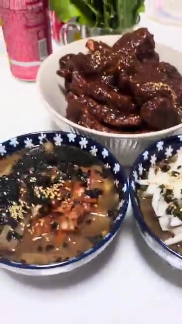양파를 넣으면 더 맛있어요. 적극 추천합니다. — 다람쥐가 즐겨먹는 초간단 묵사발!