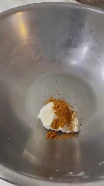 반죽에 천연 가루를 넣고 섞어줍니다. — 찐빵 만들 때 천연 가루가 식용 색소보다 무조건 좋을까?