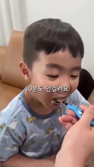 팬에 다진 소고기를 넣고 핏물을 닦아낸 뒤 간장 2큰술, 설탕 1큰… — 양배추 보면 무조건 사게 되는 이유 #레시피