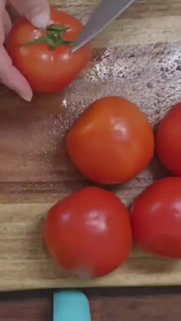 청양고추와 파프리카를 썰어 넣는다. — 2주 만에 3kg 감량! 토마토 오이 파프리카 볶음