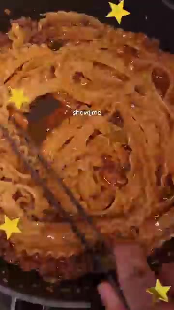 면수와 버터를 넣고 소스를 만든 뒤 삶은 마팔디네 면을 넣고 졸여줍니다. — A Taste of Korea: Gochujang Butter Pasta Recipe