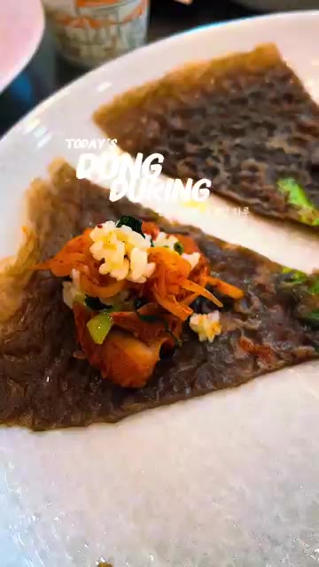 중불에서 30분 정도 끓인 후 참기름을 두르고 마무리한다. — 봉명동 맛집 등갈비찜