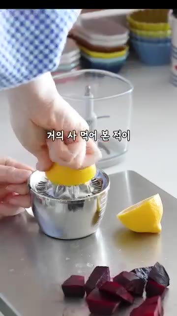 믹서기에 구운 참깨, 물, 화이트발사믹, 레몬즙, 올리브오일, 마늘… — 뭘 찍어도 맛있는 만능 찍먹소스 만들기🩷