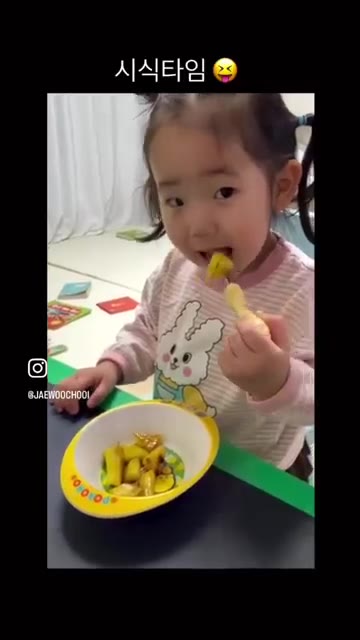 볶아둔 고구마를 넣고 달콤한 시럽을 골고루 입혀주세요. 불을 끄고… — 어린이간식 고구마 맛탕 만들기