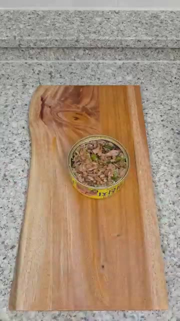잘 섞어주면 참치 비빔밥 완성입니다. 정말 맛있는데요. — 술안주로 만들었다가 결국 밥까지 비벼먹은 참치 레시피