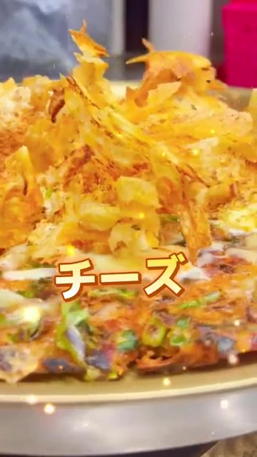 팬에 기름을 두르고 김치를 넣고 볶아준다. — 치즈 김치전