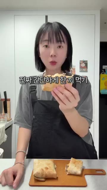 고기 양과 비슷한 양의 현미밥을 넣고 고루 섞어 볶아 소를 완성한다. — 일주일 아침이 든든한 소불고기 브리또 밀프렙