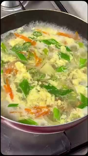 맛있는 감자계란국이 완성되었습니다. — 담백하고 감칠맛 나는 감자계란국 만들기