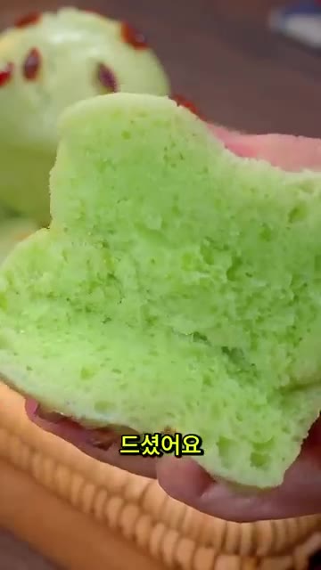김이 오른 찜기에 넣고 30분간 쪄줍니다. 불을 끈 뒤 2분만 뜸을… — 겉은 쫀득 속은 부드러운 초간단 수제 녹두 쌀빵 레시피