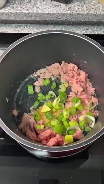 설탕 1큰술, 고춧가루 3큰술을 넣고 볶다가 간장 3큰술, 굴소스… — 스팸순두부찌개 레시피는 이걸로 종결 스팸만 있어도 푹 끓인 깊은 맛이...🔥