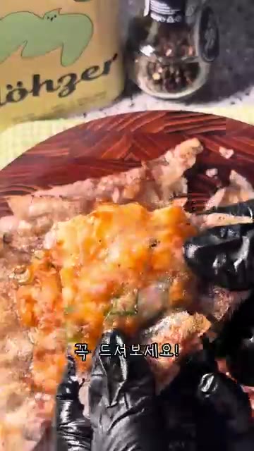 먹기 좋게 잘라 맛있게 드세요! — 10분 완성 겉바속쫀 새우전