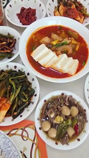 두부찌개와 멸치볶음, 쪽파김치, 알타리무김치, 솎음무김치, 생선구이… — 26년 가을 집밥일기: 두부찌개, 알타리무김치, 쪽파김치, 국물장조림, 멸치볶음 등