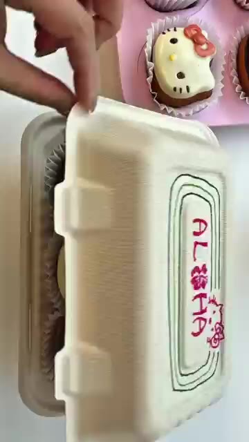 완성된 키티 마들렌을 포장한다. — 키티 마들렌 만들기