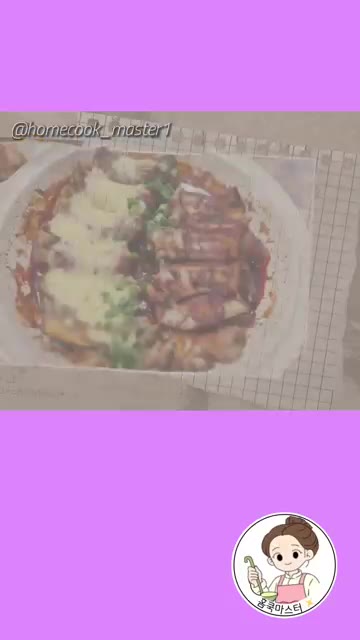 등갈비찜은 핏물을 제거한 뒤 대파와 마늘을 넣고 고기를 데쳐주세요. — 남편 생일상 차리기: 매운 등갈비찜, 전복 소고기 미역국, 참나물 무침, 새송이 버섯전