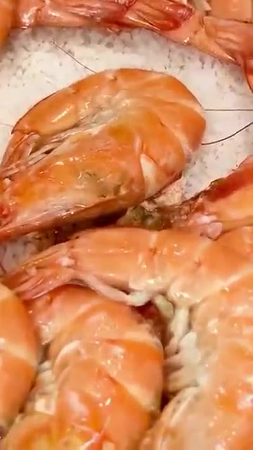 소금을 먼저 반드시 예열해주세요. — 새우소금구이 할 때 절대 그냥 굵은소금에 굽지마세요!
