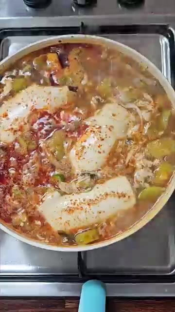 순두부찌개를 끓여낸다. — 저렴한 가격으로 쉽게 만드는 순두부찌개