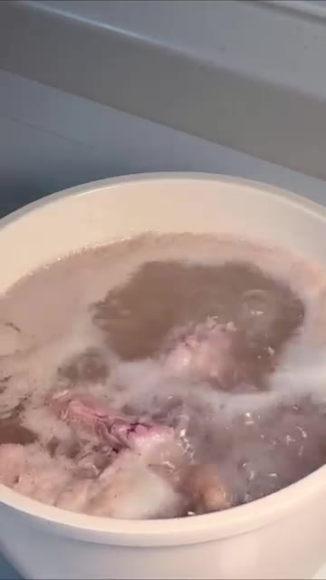 끓는 물에 닭봉을 넣고 3~5분 정도 데쳐 겉질, 기름, 핏물 등을… — 아기 간장 닭봉조림