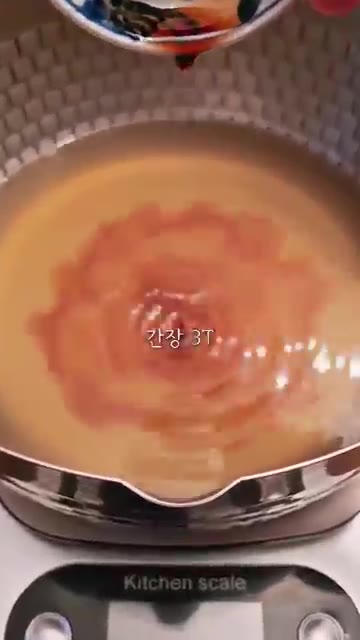 다시육수, 간장, 미림, 청주, 소금을 넣고 잘 섞어줍니다. — 일식집에서 먹던 그 포실포실한 계란찜 그대로!