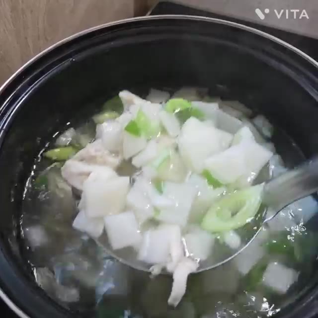 닭 안심, 무, 마늘, 대파를 준비합니다. — 시원한 닭무우국 만들기