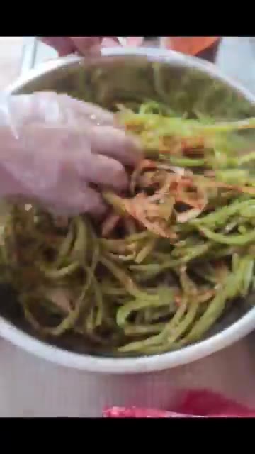 따뜻한 밥 위에 얹어 맛있게 드세요. — 엄마표 여름반찬! 고구마줄기 무침 레시피